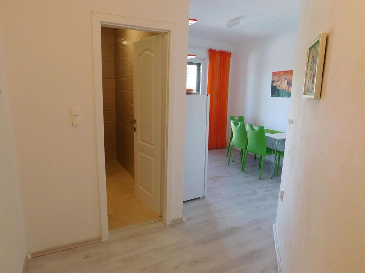 Villa Renata - Apartment Zeleni พอฟเลีย ภายนอก รูปภาพ